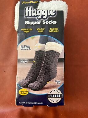 Huggle Ultra-Plush Women's Slipper Socks - Charcoal Gray with Cream Fleece Cuff
